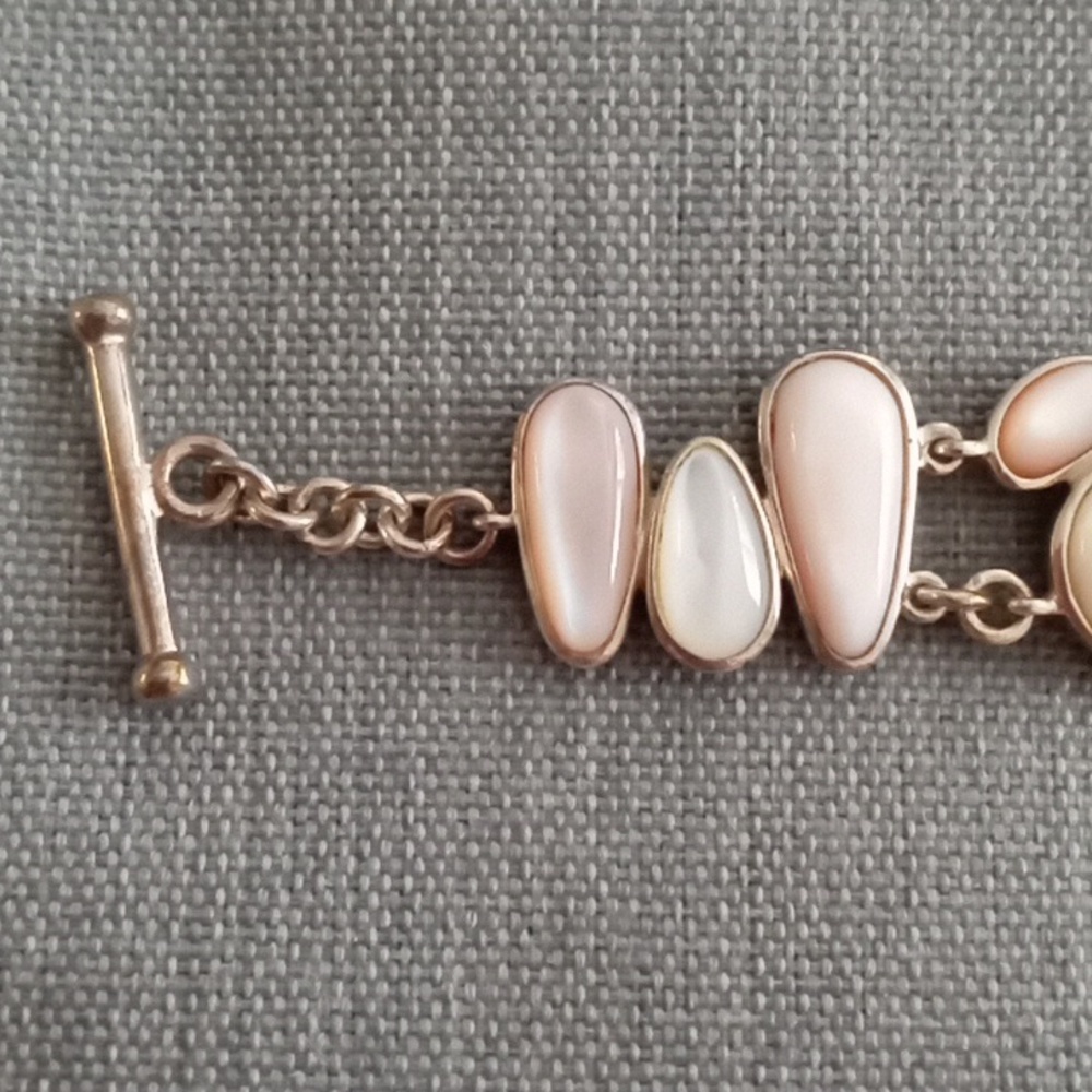WHITE AND PINK MOTHER OF PEARL STERLING SILVER BRACELET - Picture 3 of 10